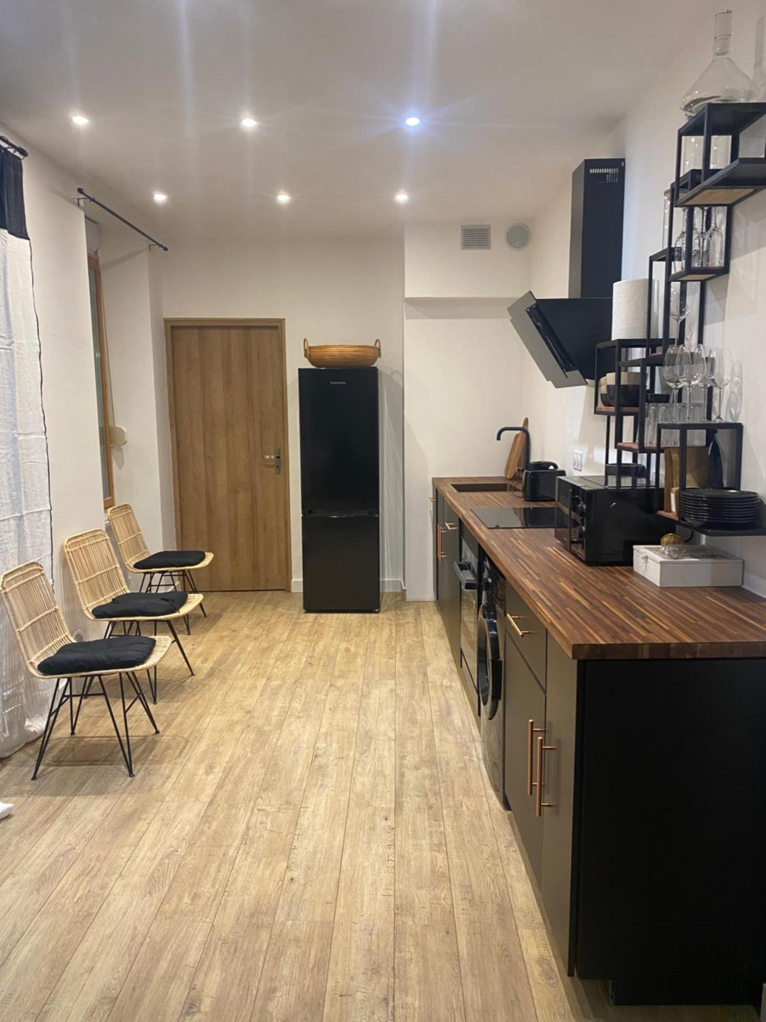 Bel Appartement En Plein Coeur De Carpentras Eksteriør bilde